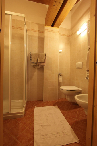 Bathroom 4, Affittacamere Corradini, Trento