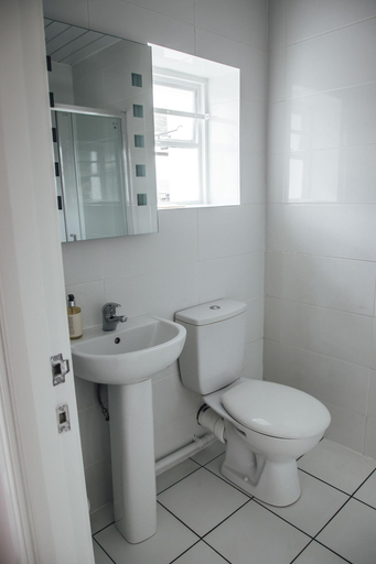 Bathroom 4, Carmel House, Conwy