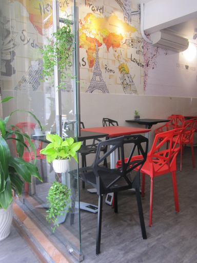 Others 5, The Lily Hostel and Coffee, District 1
