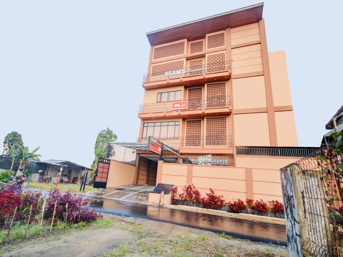 Exterior & Views 2, Super OYO 90341 Sean's Residence, Medan