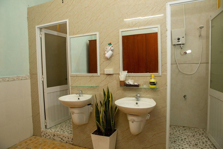 Bathroom 4, My Kim Hotel, Ninh Kiều