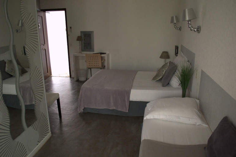 Bedroom 3, HOTEL 3 etoiles NN "LOU CIGALOUN", Var