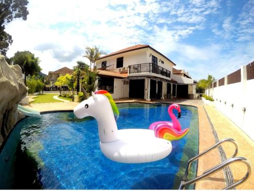 IVC Villa 61 Bungalow with Private Pool Batu Ferringhi, Pulau Penang