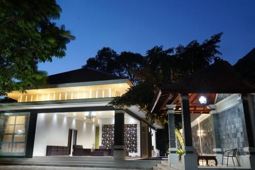 Villa Sanlias, Bogor