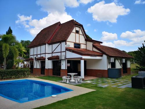 Luxury Resort Villa 1069, Alor Gajah
