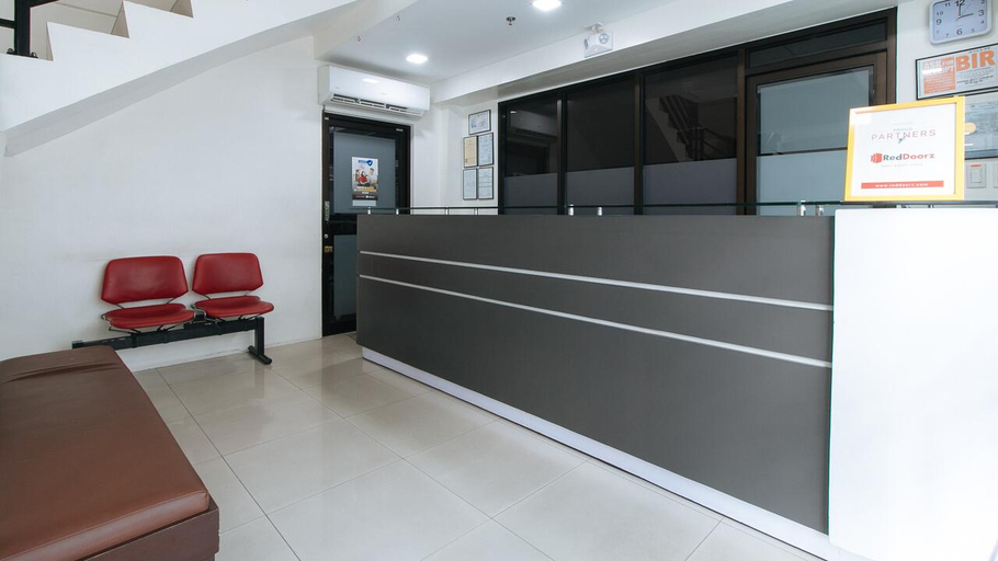 Public Area 2, RedDoorz Plus @ Evangelista Street Makati, Makati City
