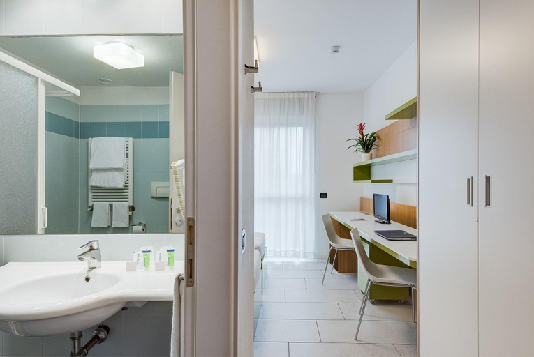 Bathroom 5, Camplus Guest Turro - Casa per Ferie, Milano