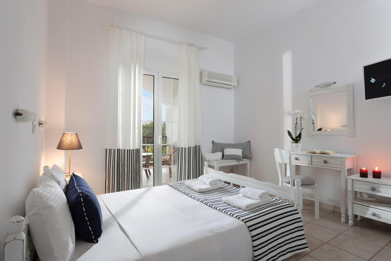 Bedroom 3, Iris Beach Hotel, Peloponnese
