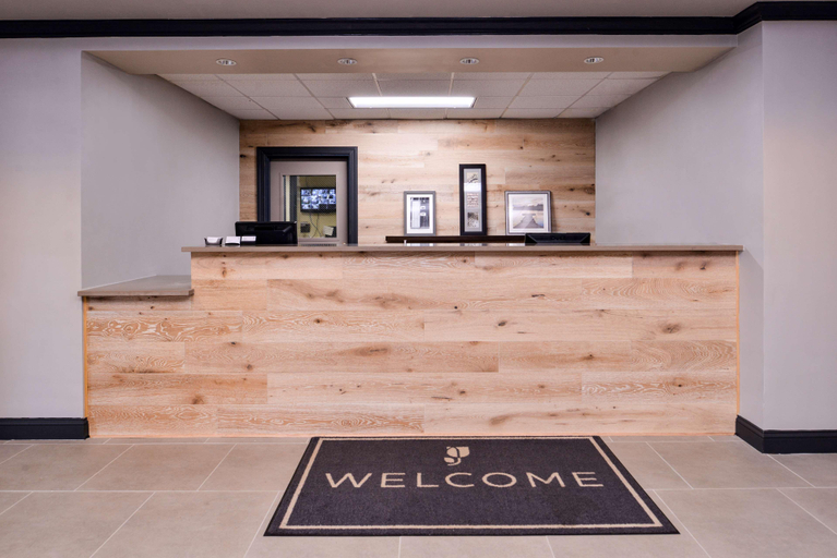 Public Area 2, Country Inn&Suites RaleighDurham Airport Nc, Wake