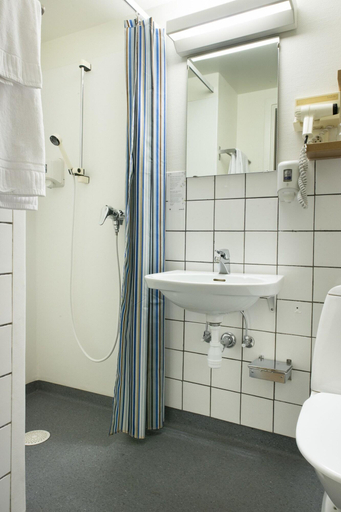 Bathroom 5, Hotell Björken, Umeå