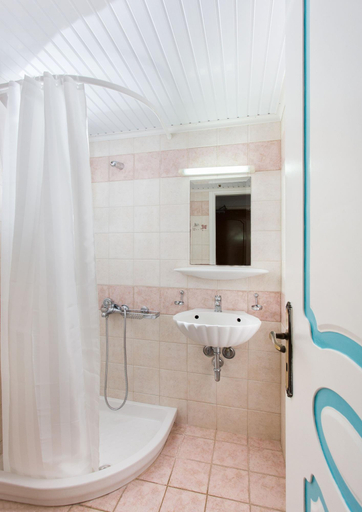 Bathroom 4, Iris Beach Hotel, Peloponnese