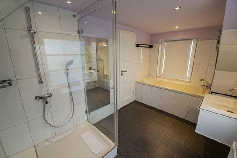 Bathroom 4, Strandhotel Blankenese, Hamburg
