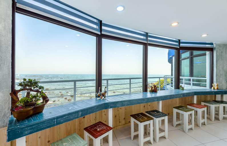 Food & Drinks, On the Sea Pension, Jeju