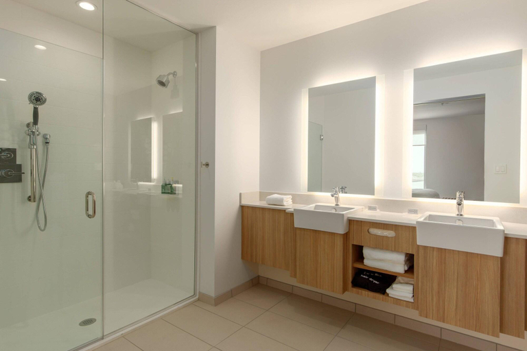 Bathroom 5, SpringHill Suites by Marriott Bradenton Downtown/Riverfront, Manatee