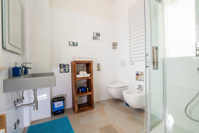 Bathroom 5, B&B A Pochi Passi, Bari