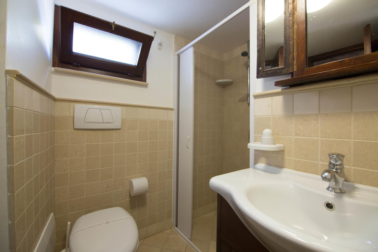 Bathroom 5, Trulli San Leonardo, Bari