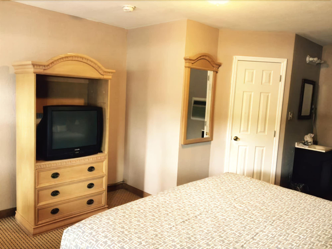 Sport & Beauty, LaBelle Motel, Hendry