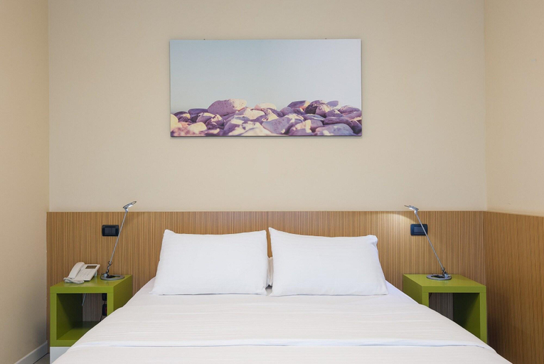 Bedroom 4, Camplus Guest Turro - Casa per Ferie, Milano