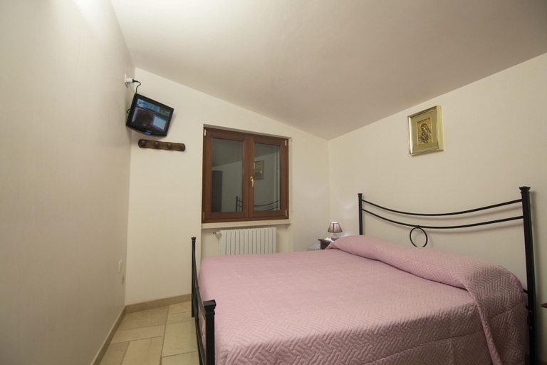 Bedroom 3, Trulli San Leonardo, Bari