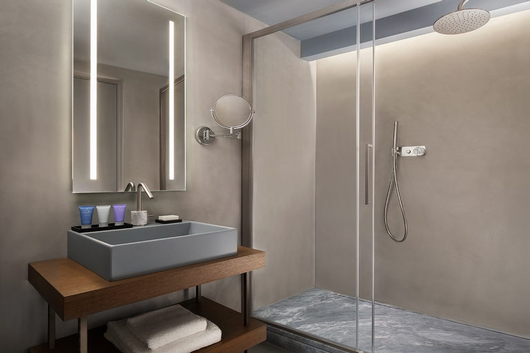 Bathroom 19