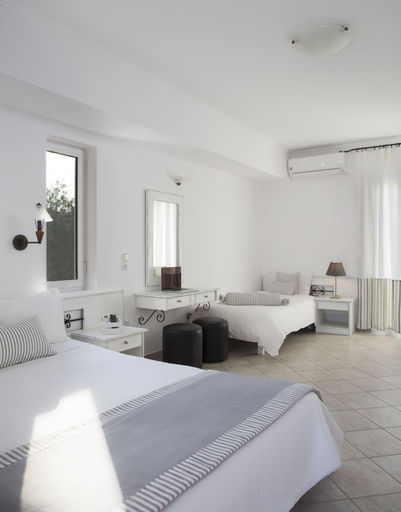 Bedroom 3, Iris Beach Hotel, Peloponnese