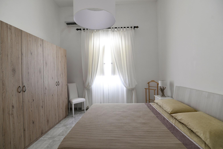 Bedroom 4, B&B A Pochi Passi, Bari