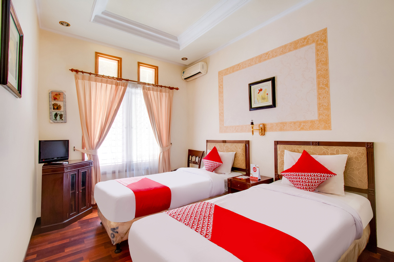 Bedroom 3, OYO 3217 The Ts Homestay, Malang