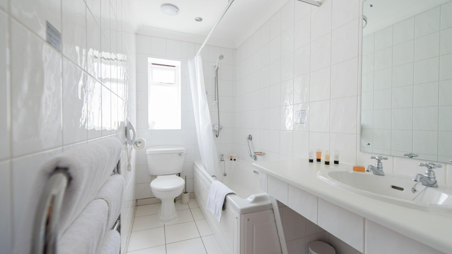 Bathroom 4, The Imperial Hotel, Devon
