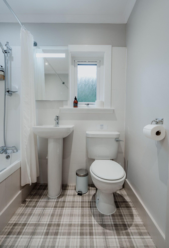 Bathroom, Hame Hotel, Highland