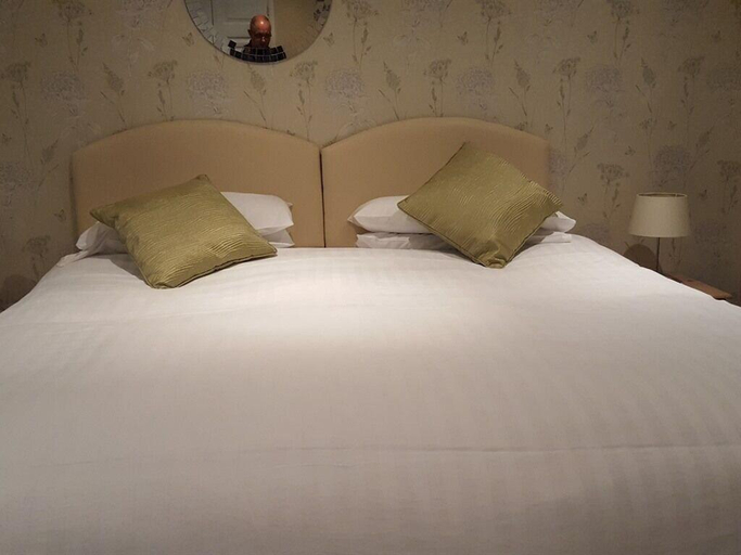 Bedroom 2, The Bear Inn And Burwash Motel, East Sussex
