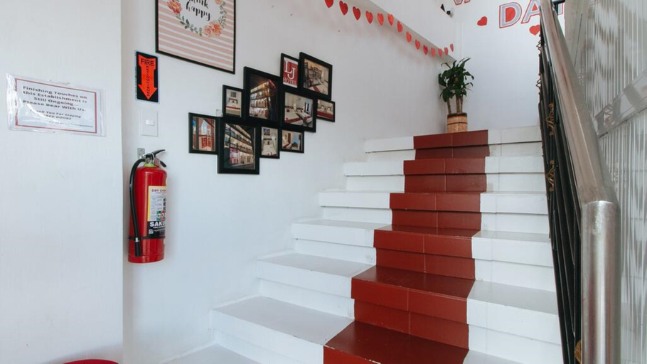 Public Area 4, RedDoorz near Mercado del Lago, Taguig
