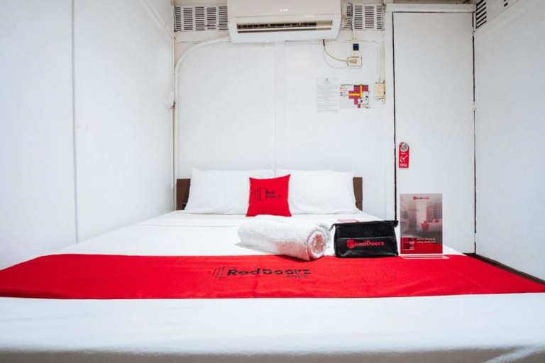 Bedroom 3, RedDoorz @ Downtown Bacolod, Bacolod City
