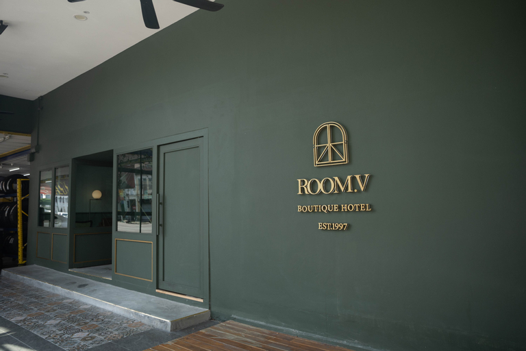 Room V @ Jalan Sultanah, Batu Pahat