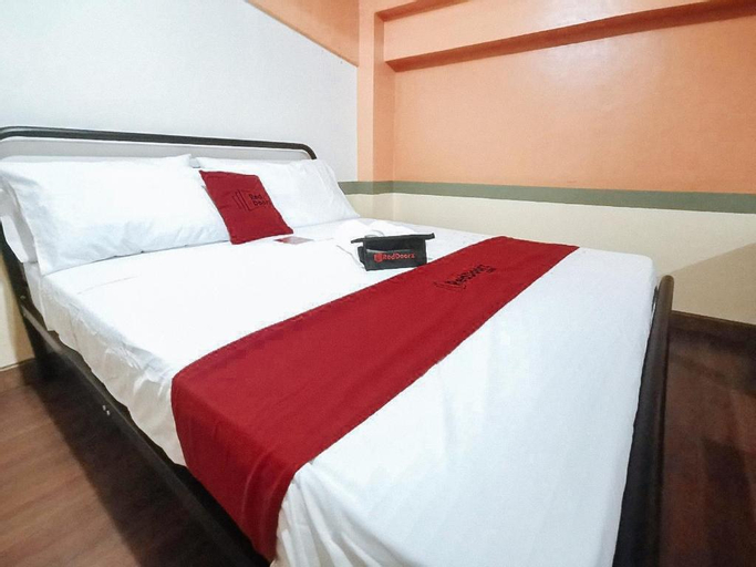 RedDoorz Premium near Villa Beach Iloilo., Iloilo City