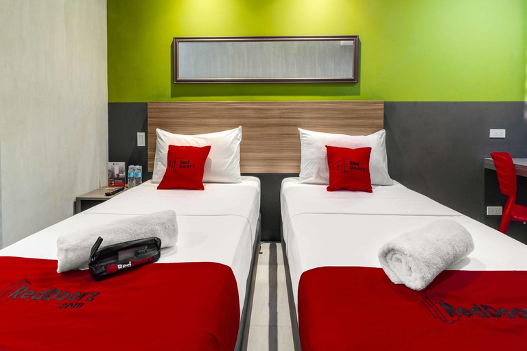 RedDoorz Plus @ Jones Avenue Cebu, Cebu City