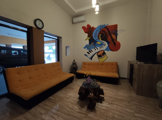 Living Area 8