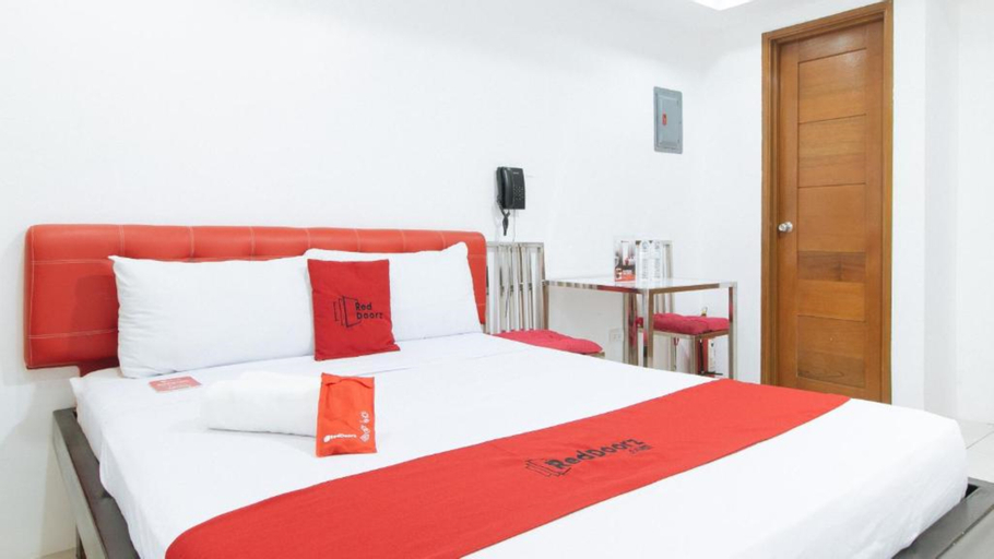 RedDoorz @ DBuilders Rooms Bangkal Makati, Makati City