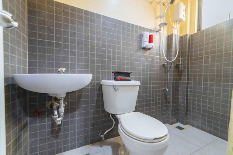 Bathroom 3, RedDoorz near New Government Center, Bacolod City