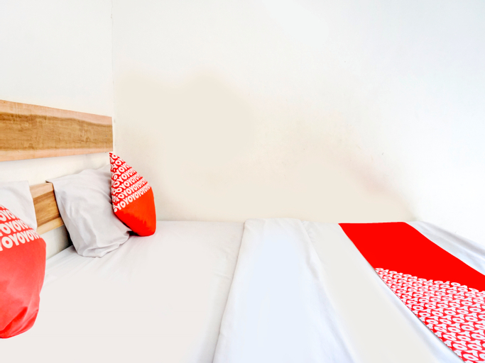 Bedroom 5, OYO 1187 Penginapan Bunda, Sukabumi