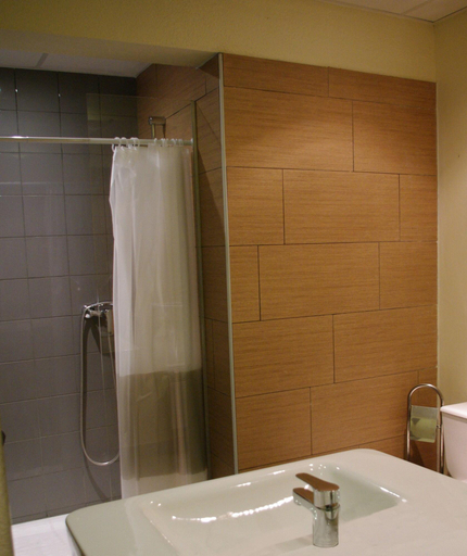 Bathroom 5, Le Pré Du Lac, Haute-Savoie