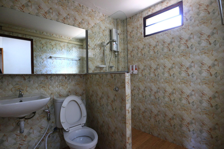 Bathroom 4, S Hotel, Muang Lamphun