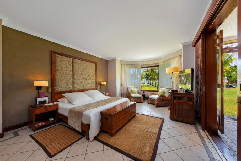 Bedroom 3, Dinarobin Beachcomber Golf Resort & Spa, Black River
