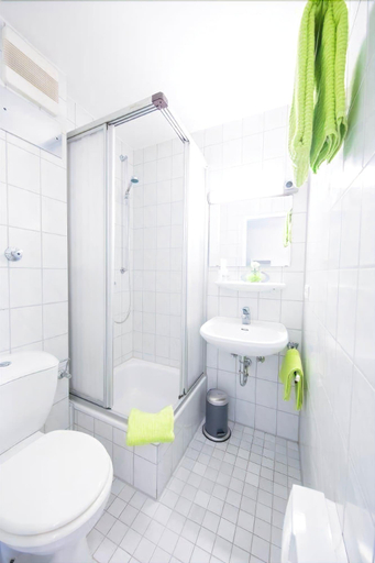 Bathroom, Hotel Sirrah, Stuttgart