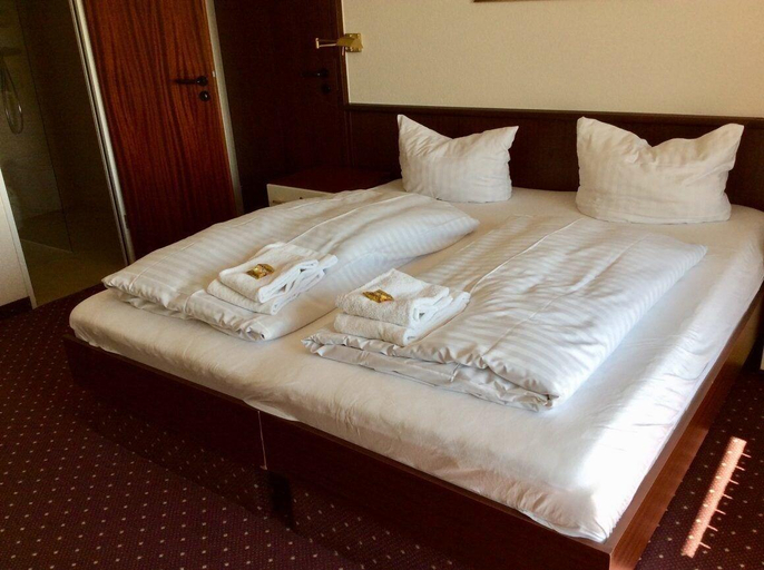 Bedroom 3, Hotel Im Park, Osnabrück