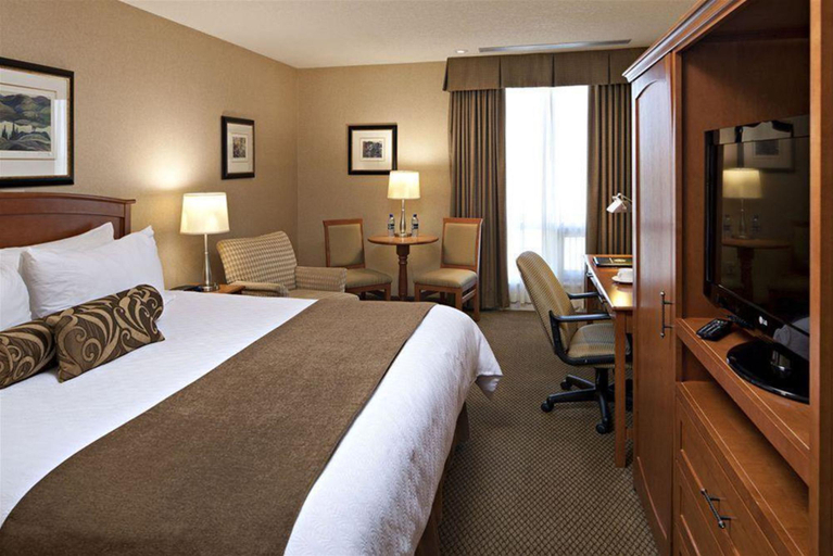Bedroom 3, Carriage House Hotel & Conference Centre, Division No. 6
