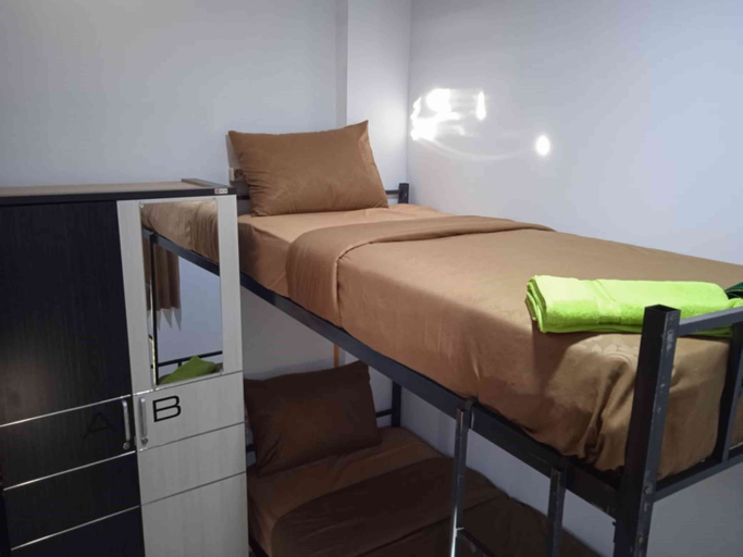 Bedroom 2, Aur Kuning Hostel Syariah Bukittinggi, Bukittinggi