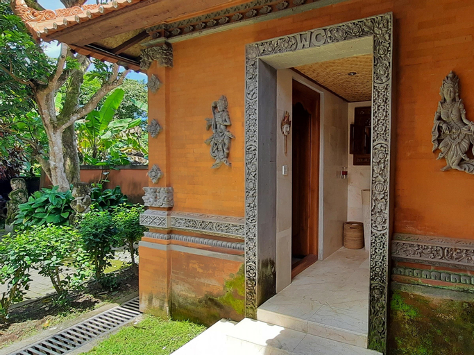Exterior & Views 21