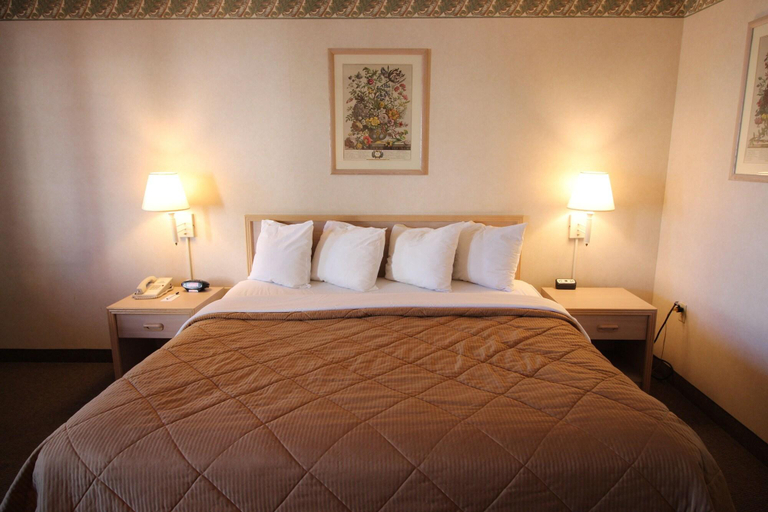 Bedroom 3, Days Inn By Wyndham Safford Az, Graham