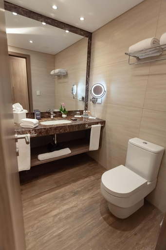 Bathroom 4, Paseo La Galería Hotel & Suites, Asunción