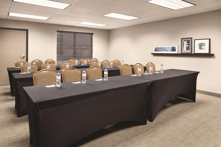 Food & Drinks, Country Inn & Suites by Radisson, Marinette, WI, Marinette